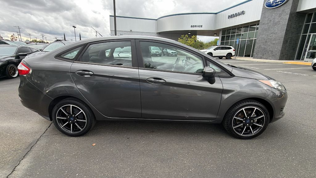 2019 Ford Fiesta SE photo 2