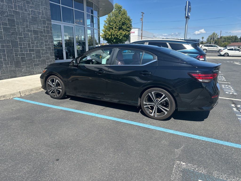 2021 Nissan Sentra SR photo 2