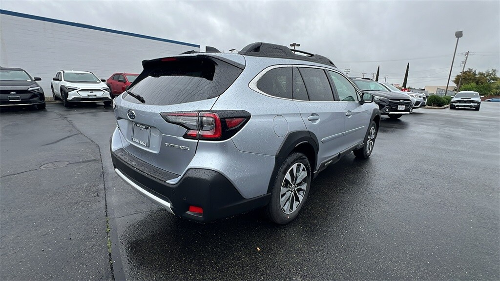 2025 Subaru Outback Limited photo 4