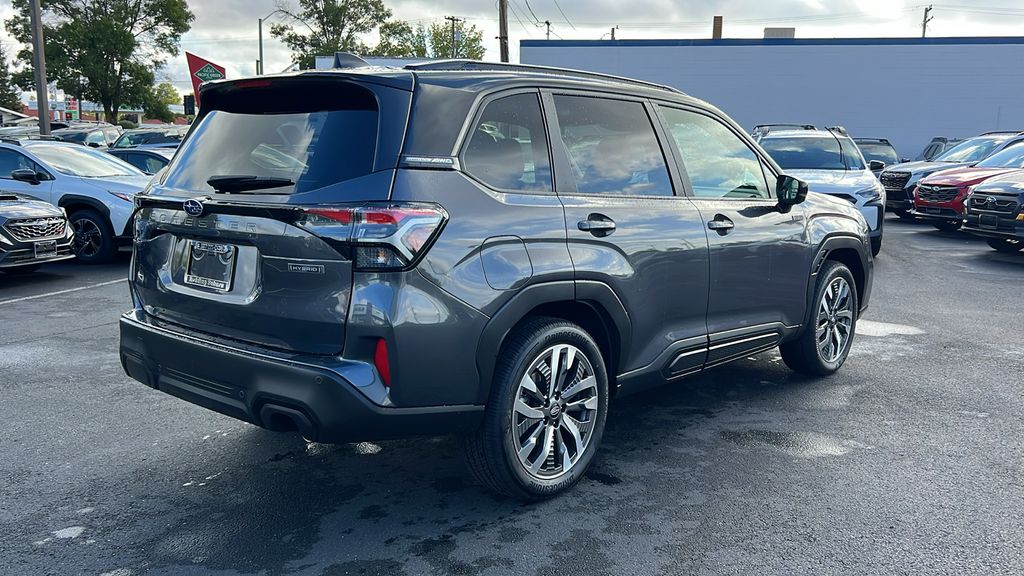 2025 Subaru Forester Touring photo 3