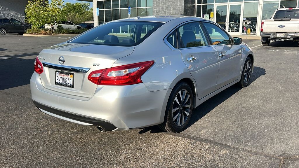 Used 2017 Nissan Altima 2.5 SV Sedan