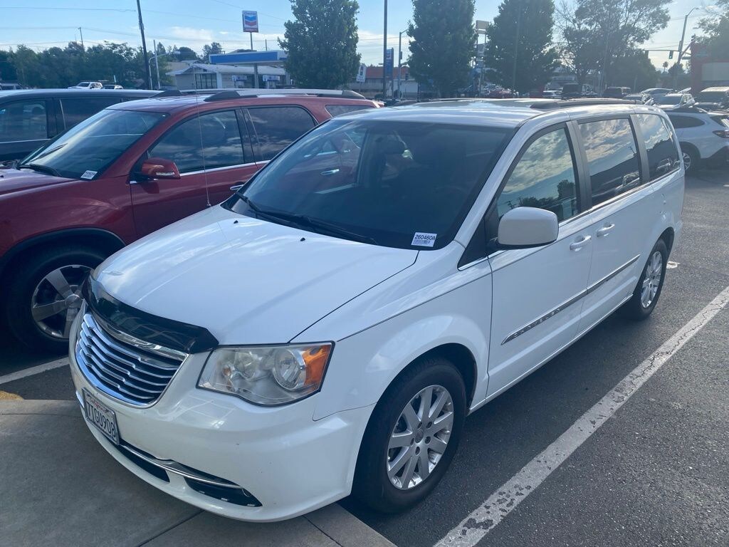 Used 2014 Chrysler Town & Country Touring Minivan/Van