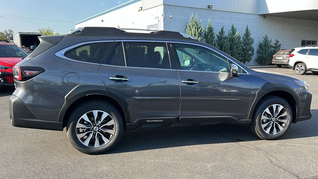 2025 Subaru Outback Touring XT photo 3