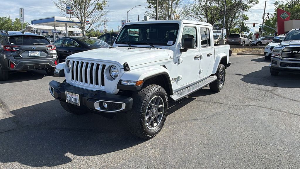2022 Jeep Gladiator Overland's photo
