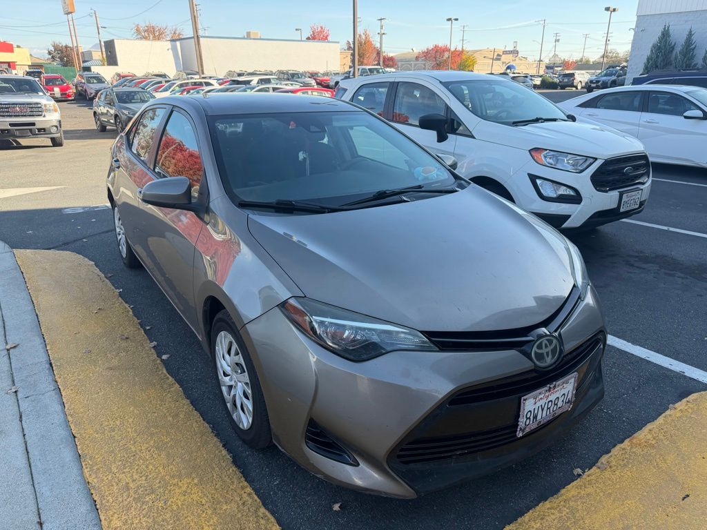2018 Toyota Corolla XLE XSE photo 2