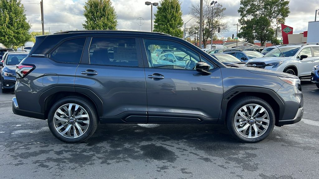 2025 Subaru Forester Touring photo 2