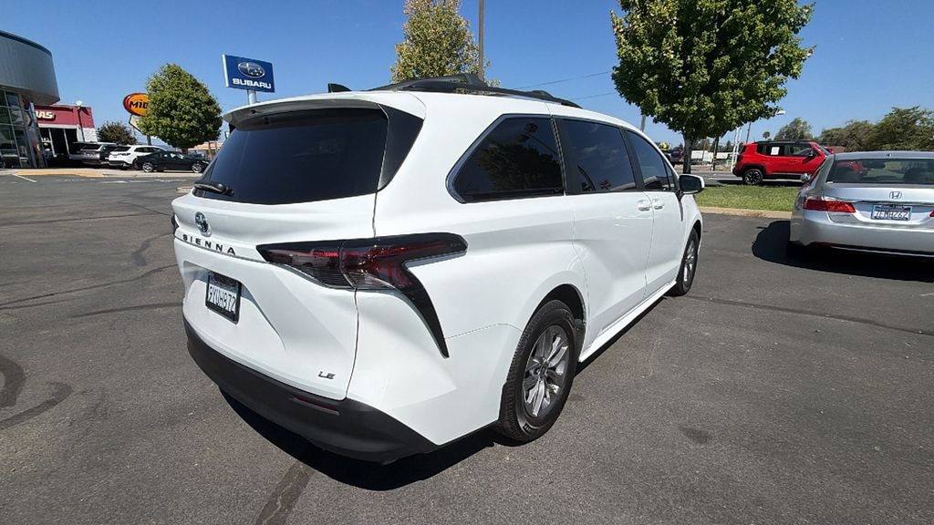 Used 2025 Toyota Sienna LE Minivan/Van