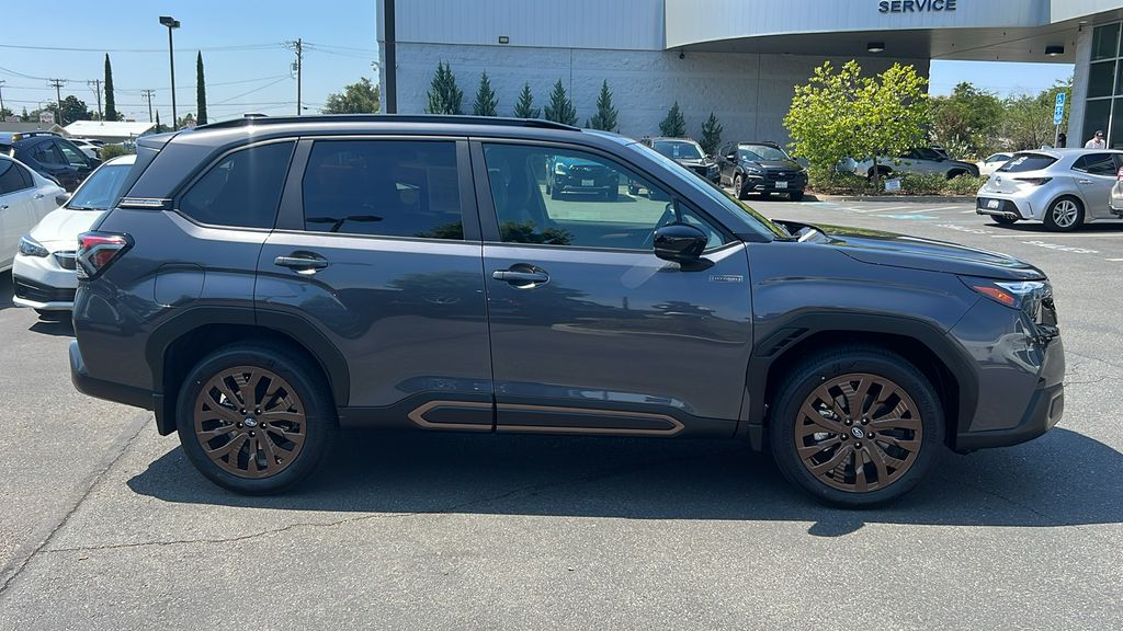 2025 Subaru Forester Sport photo 3