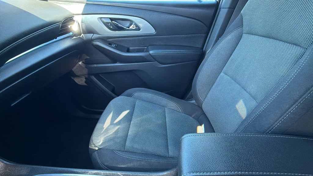 2023 Chevrolet Traverse 1LT - Photo 22
