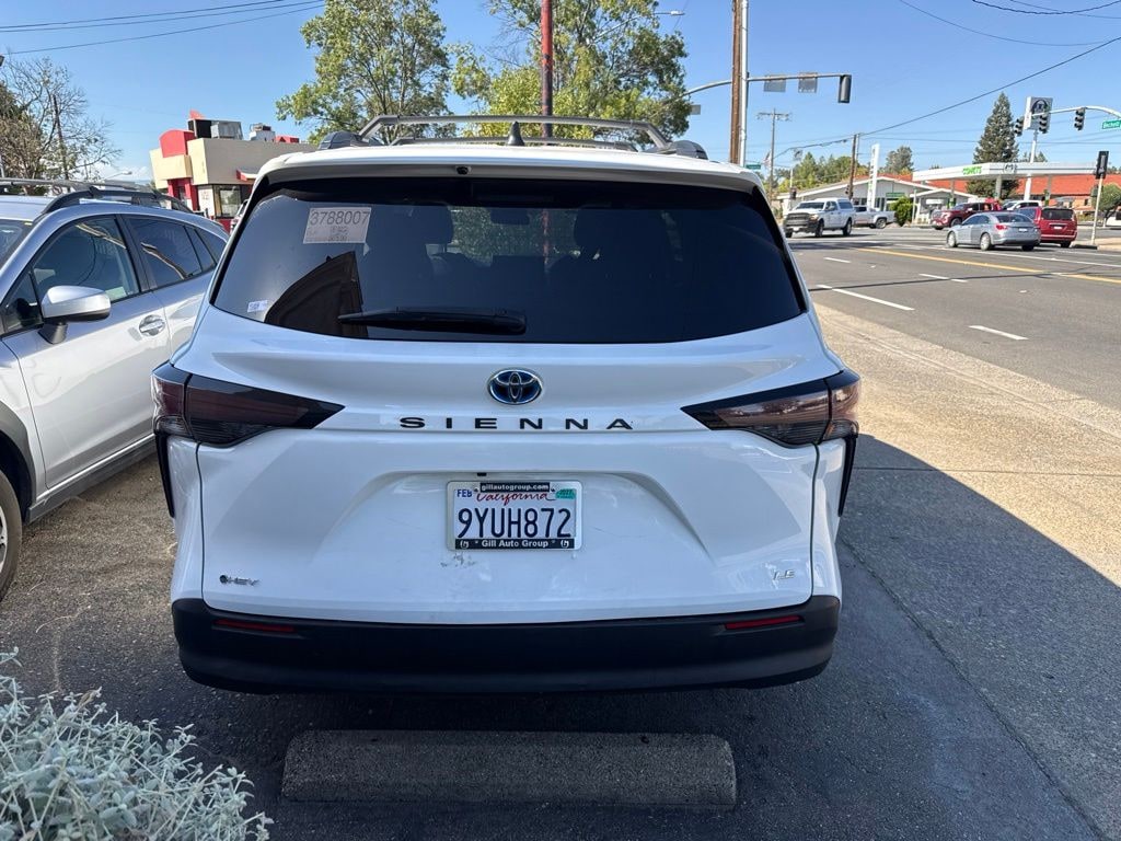Used 2025 Toyota Sienna LE Minivan/Van