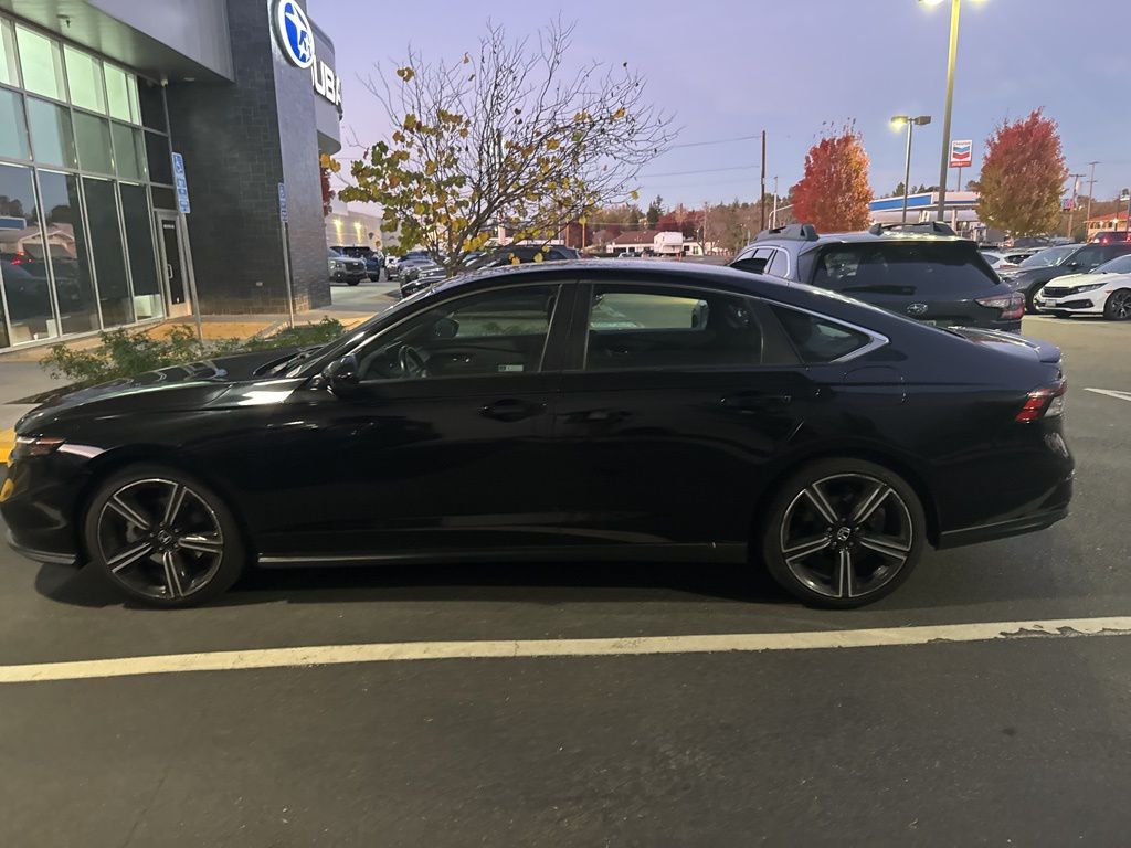 2023 Honda Accord Hybrid Sport photo 2