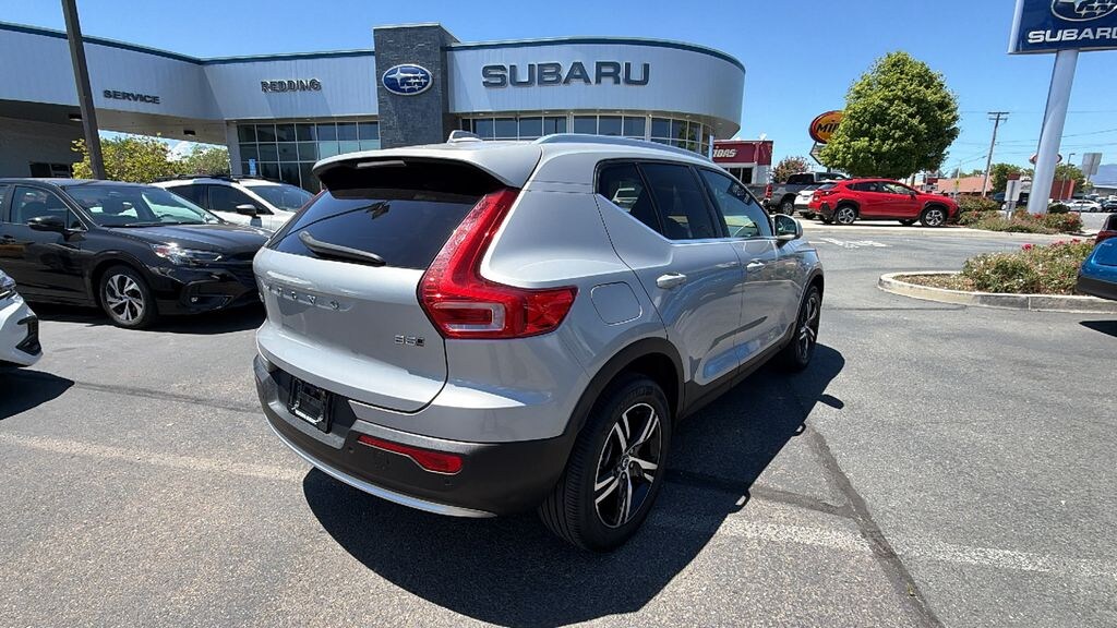 Used 2024 Volvo XC40 B5 Core SUV
