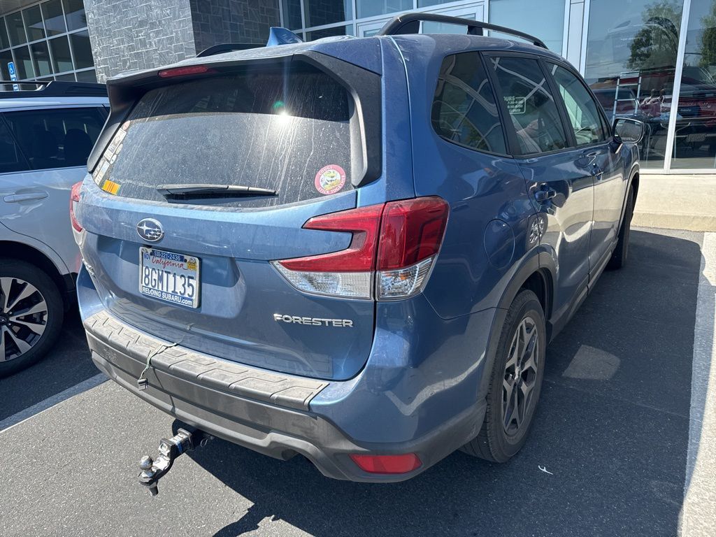 2019 Subaru Forester Premium photo 4