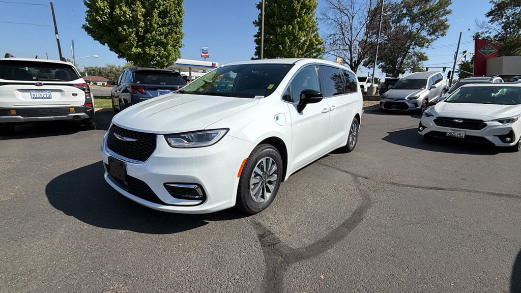 2024 Chrysler Pacifica