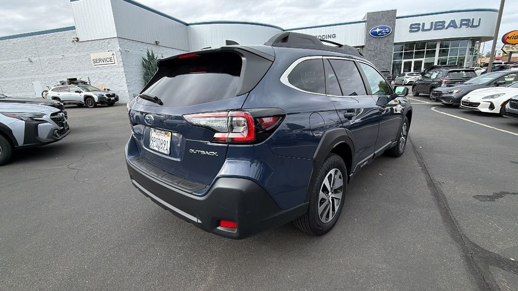 Used 2025 Subaru Outback Premium SUV