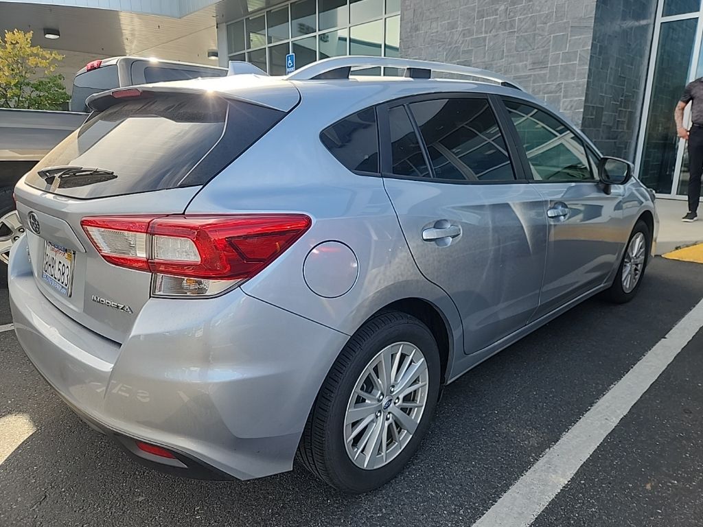 2018 Subaru Impreza 2.0i Premium photo 4
