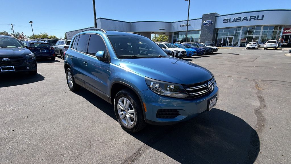 2017 Volkswagen Tiguan S photo 2