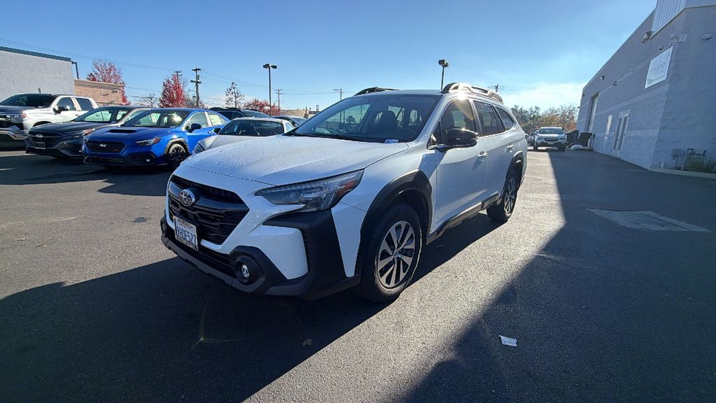 2024 Subaru Outback Premium's photo