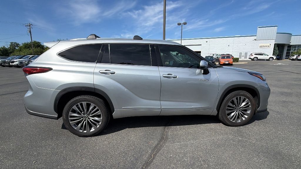Used 2021 Toyota Highlander Hybrid Platinum SUV
