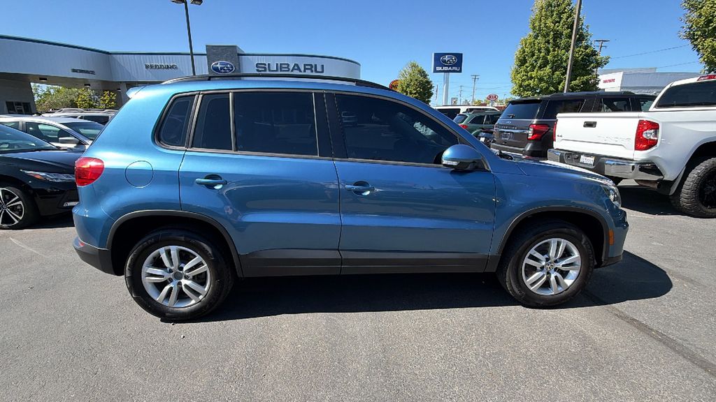 2017 Volkswagen Tiguan S photo 3