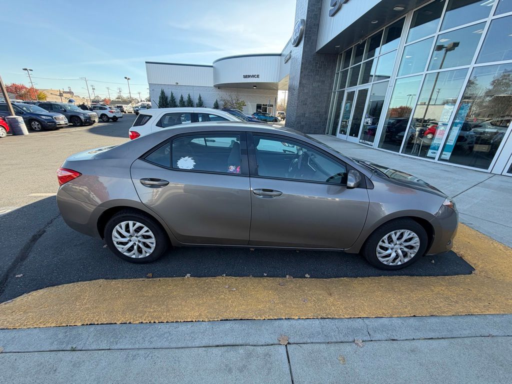 2018 Toyota Corolla XLE XSE photo 3