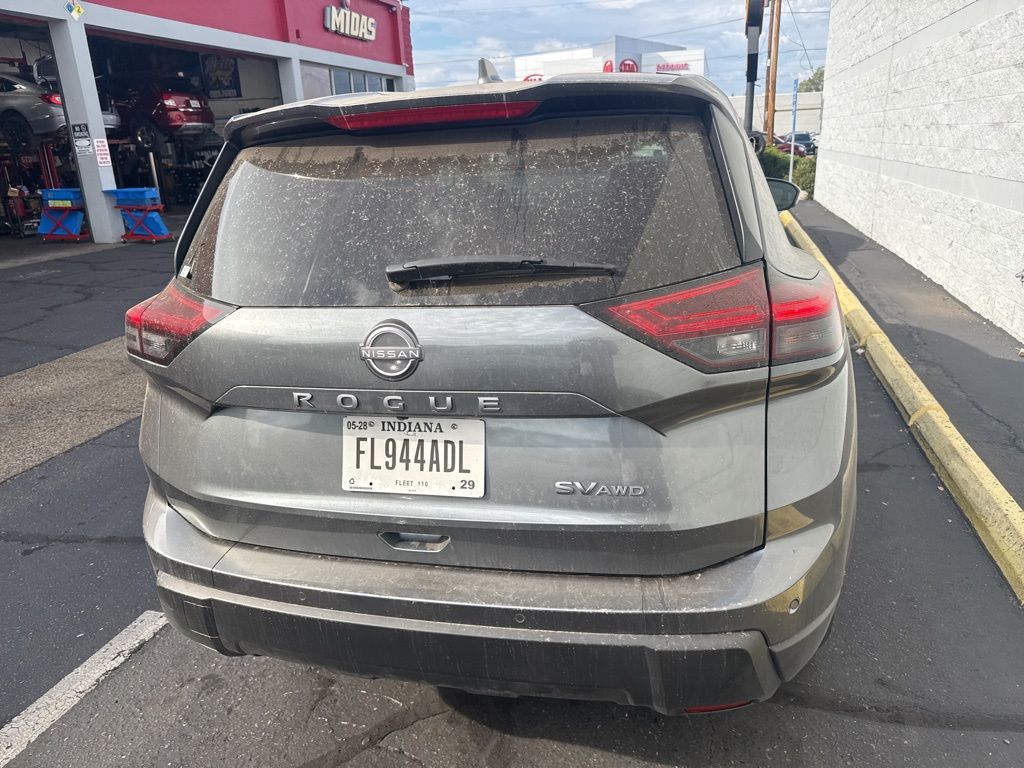 2024 Nissan Rogue SV photo 3