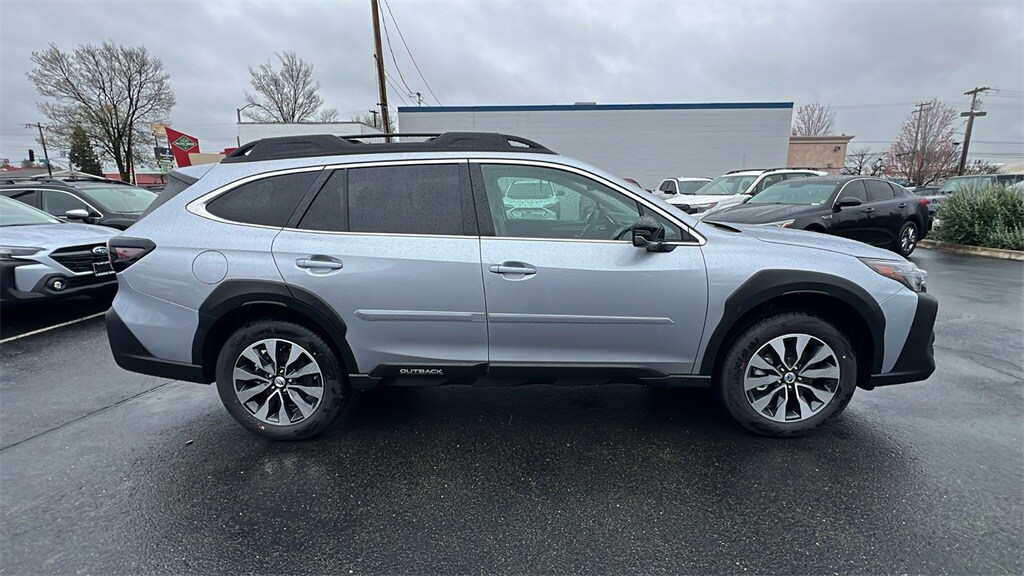 2025 Subaru Outback Limited photo 3