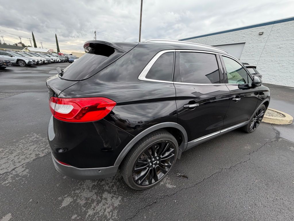 2018 Lincoln MKX Reserve photo 3