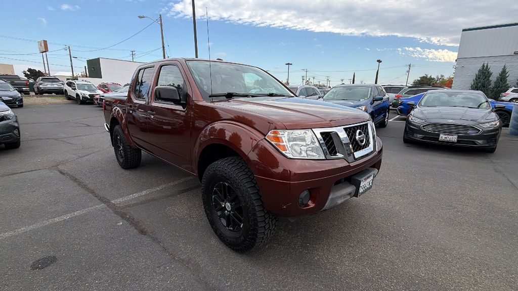 2017 Nissan Frontier SV photo 2