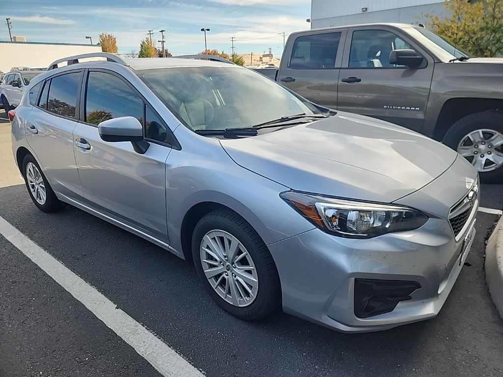 2018 Subaru Impreza 2.0i Premium photo 3