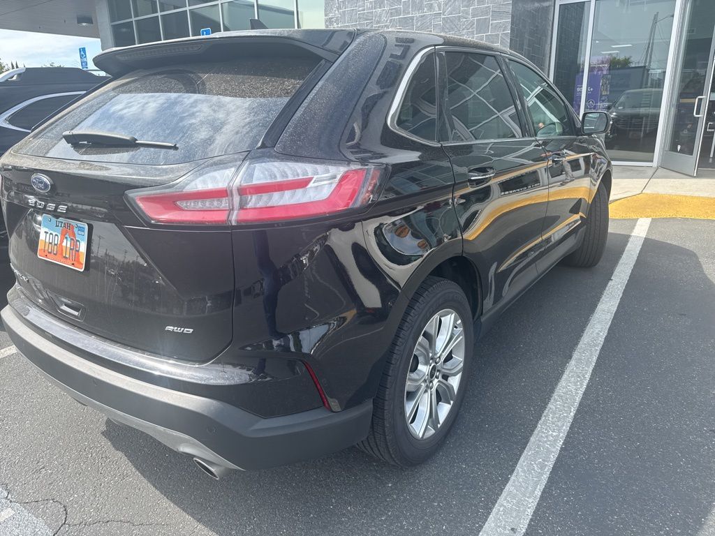 2024 Ford Edge Titanium photo 4