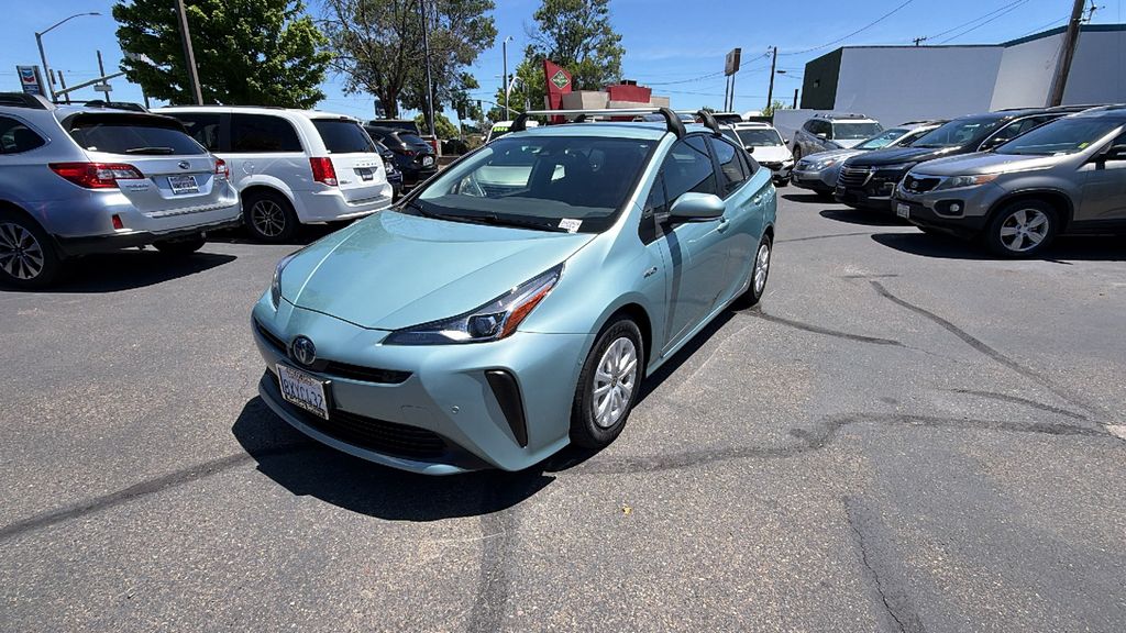 2022 Toyota Prius LE FWD's photo