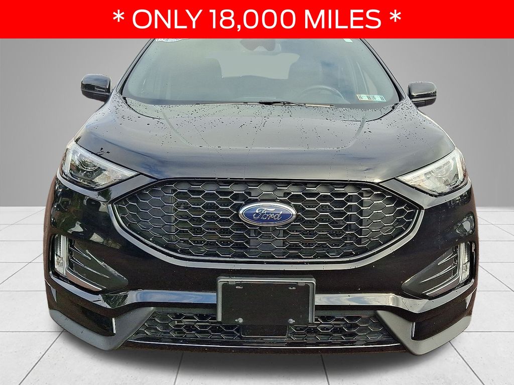 2022 Ford Edge ST photo 2