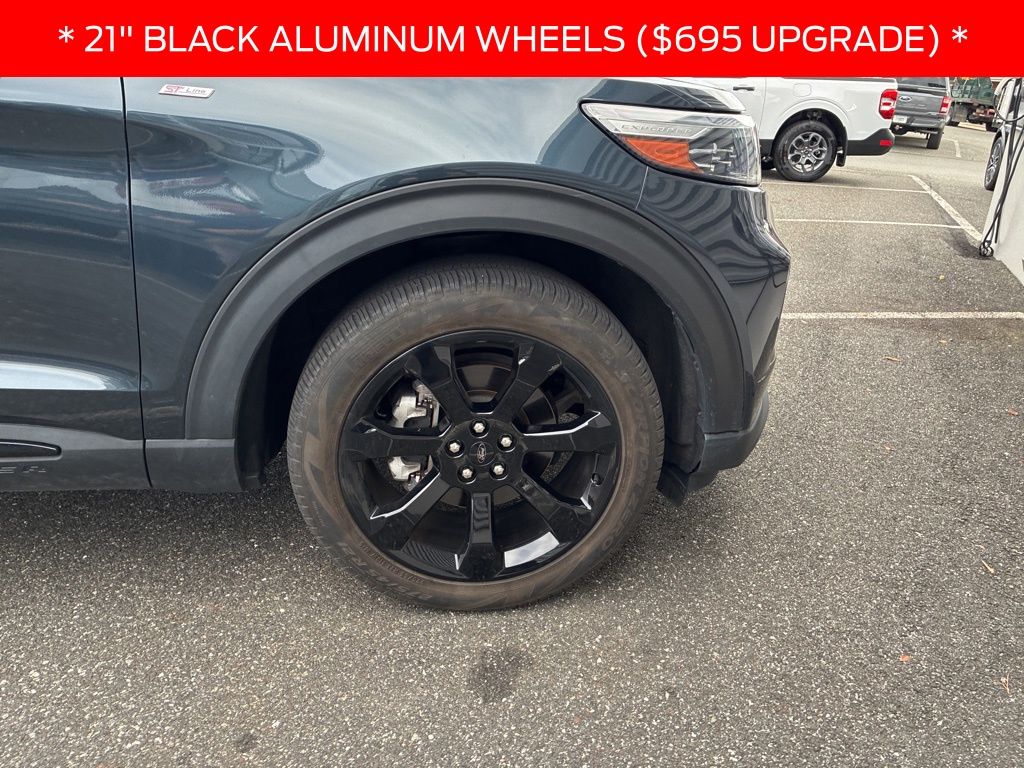 2022 Ford Explorer ST-Line photo 2