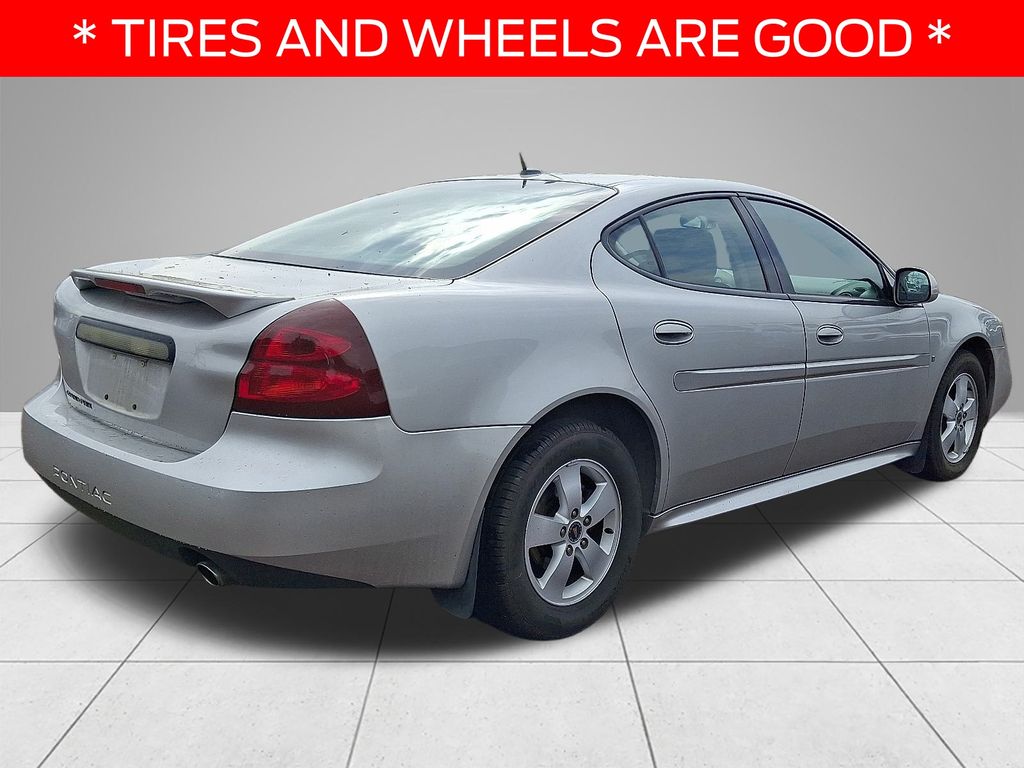 2006 Pontiac Grand Prix Sedan photo 3