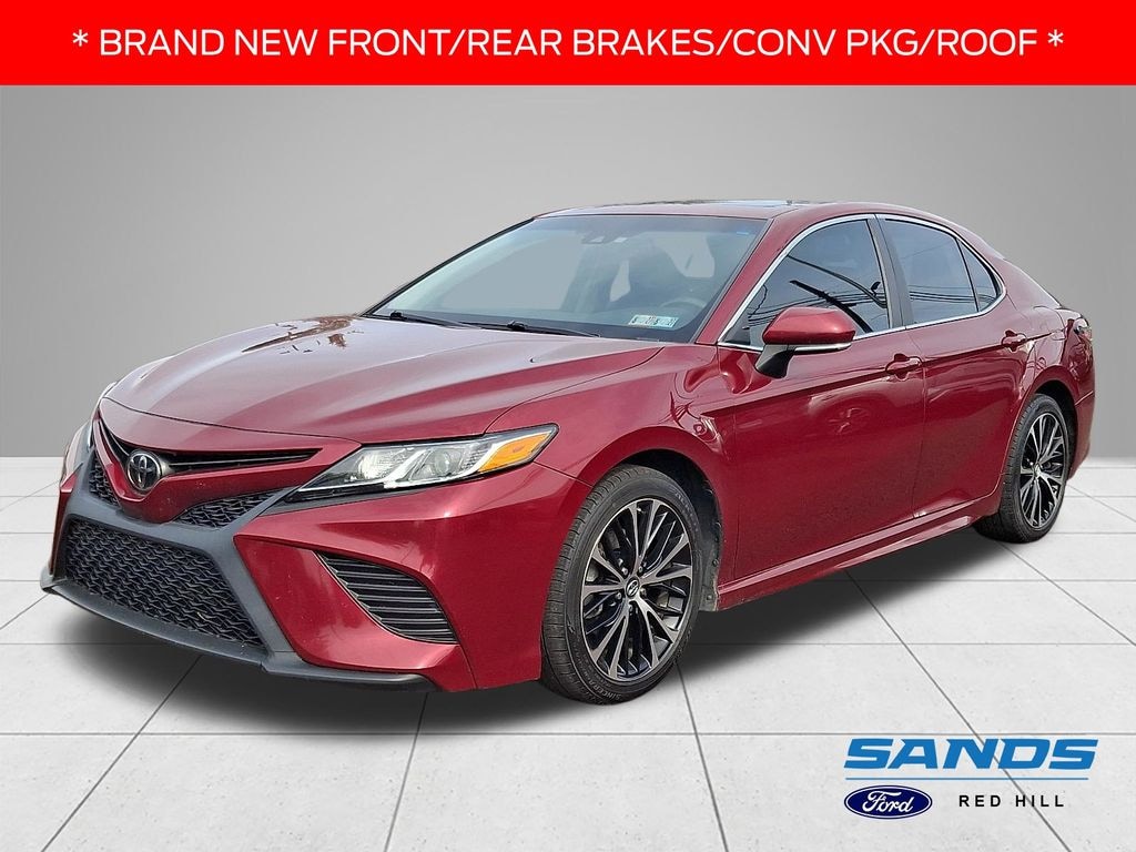 Used 2018 Toyota Camry SE Sedan