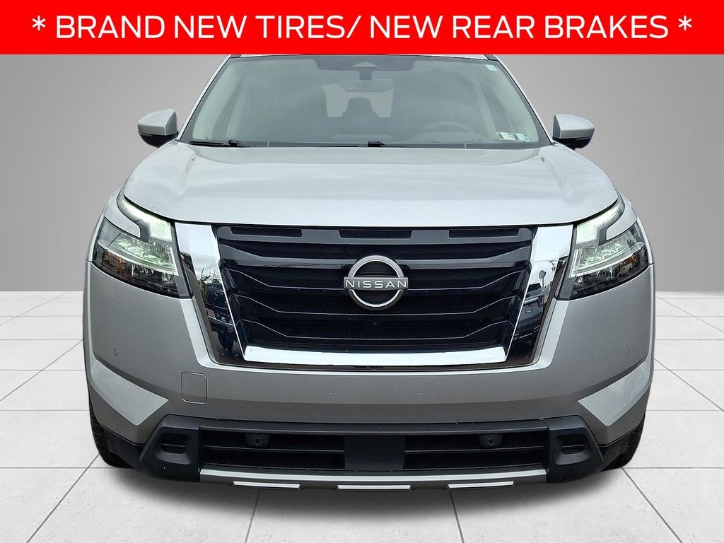 Used 2024 Nissan Pathfinder Platinum SUV