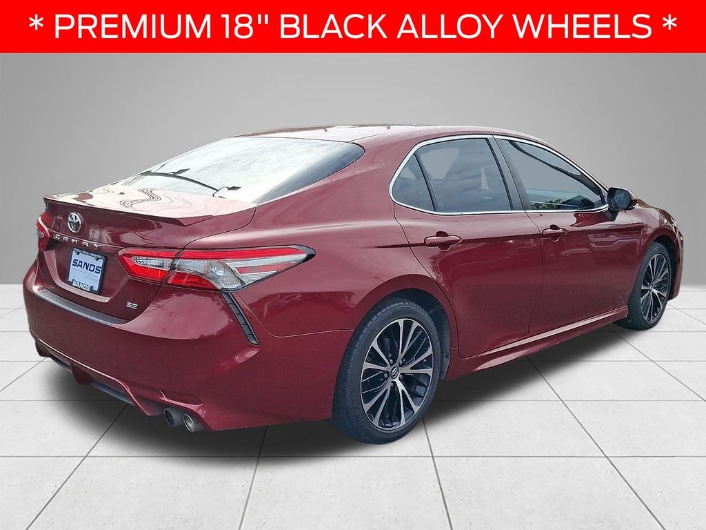 Used 2018 Toyota Camry SE Sedan