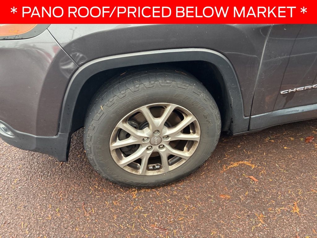 2015 Jeep Cherokee Latitude photo 2