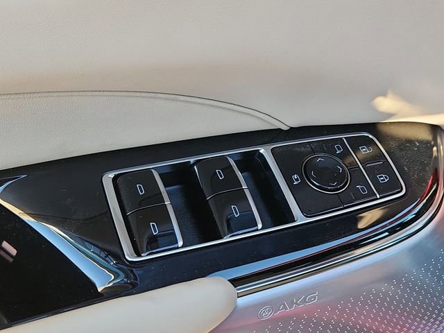 2026 Cadillac LYRIQ V Premium - Photo 11