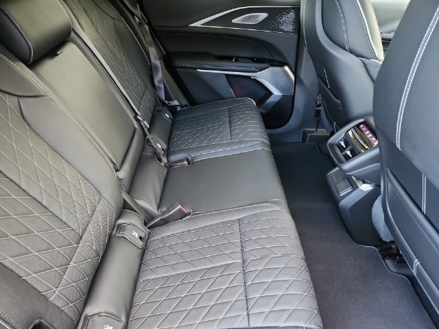 2026 Cadillac LYRIQ V Premium - Photo 23