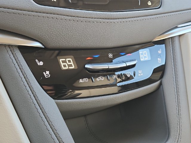 2026 Cadillac XT5 Premium Luxury - Photo 17