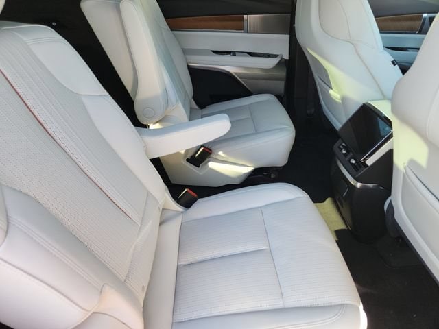 2026 Cadillac VISTIQ Sport - Photo 23