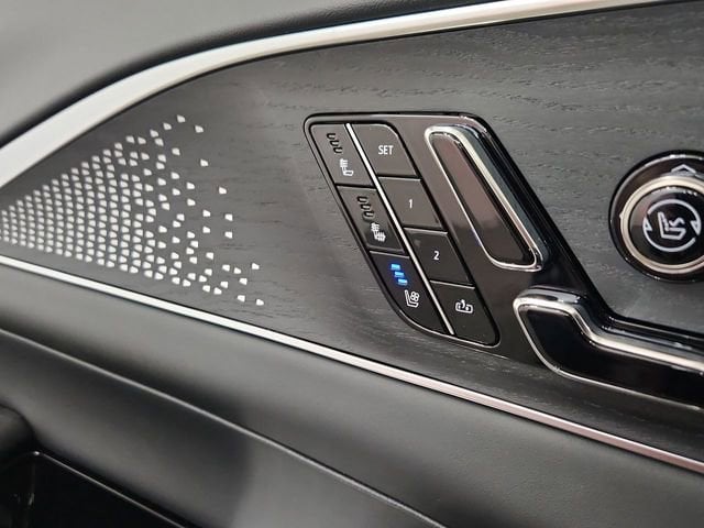 2026 Cadillac LYRIQ V Premium - Photo 34