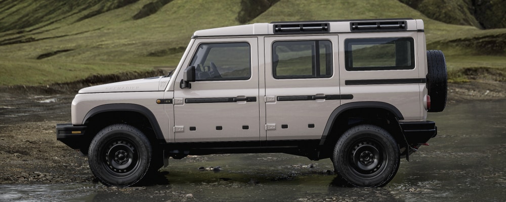 5-seat with rear side window RHD