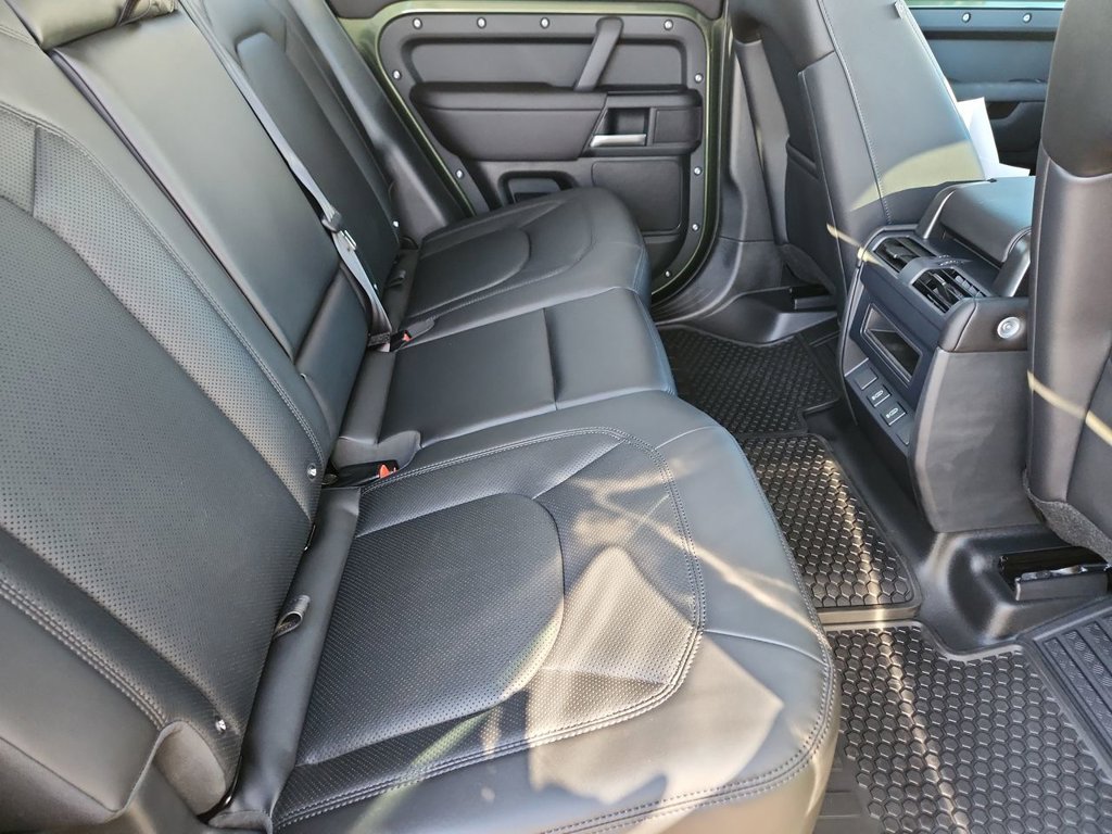 2026 Land Rover Defender S - Photo 28