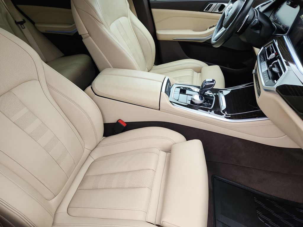 2019 BMW X5 50i - Photo 27