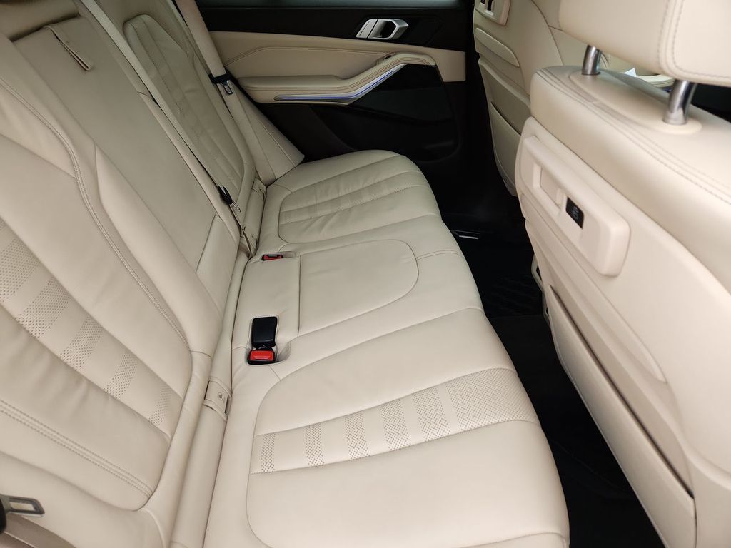2019 BMW X5 50i - Photo 28