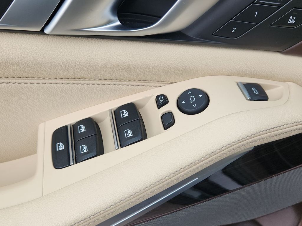 2019 BMW X5 50i - Photo 16
