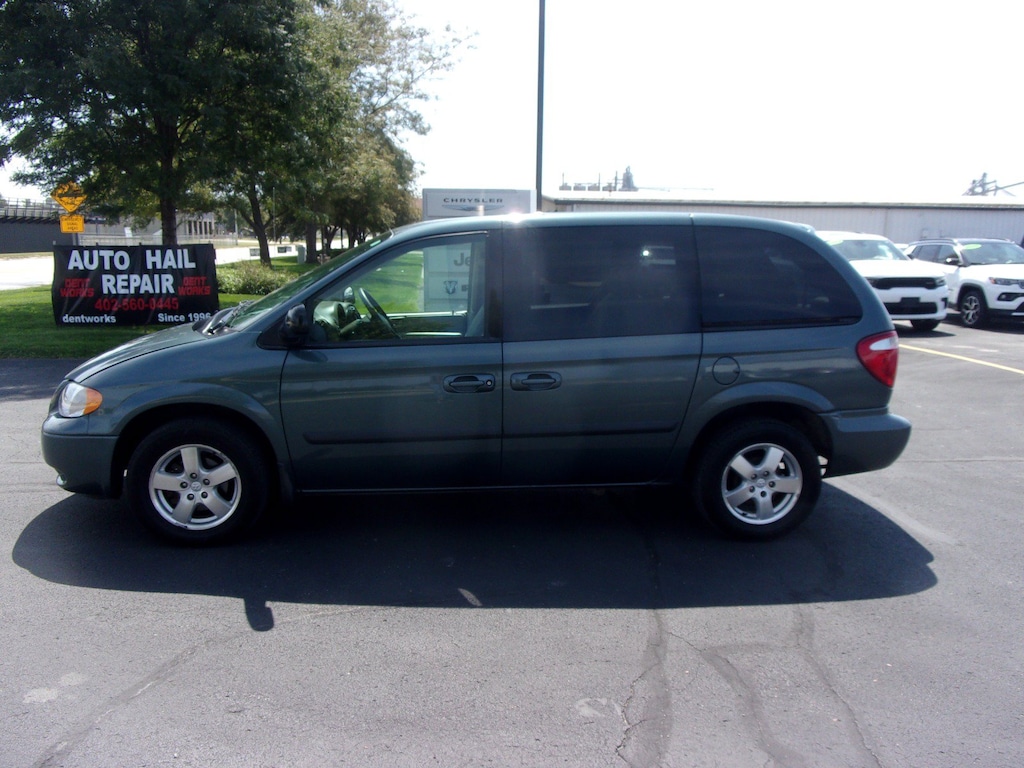 Used 2006 Dodge Caravan SXT Van Passenger Van